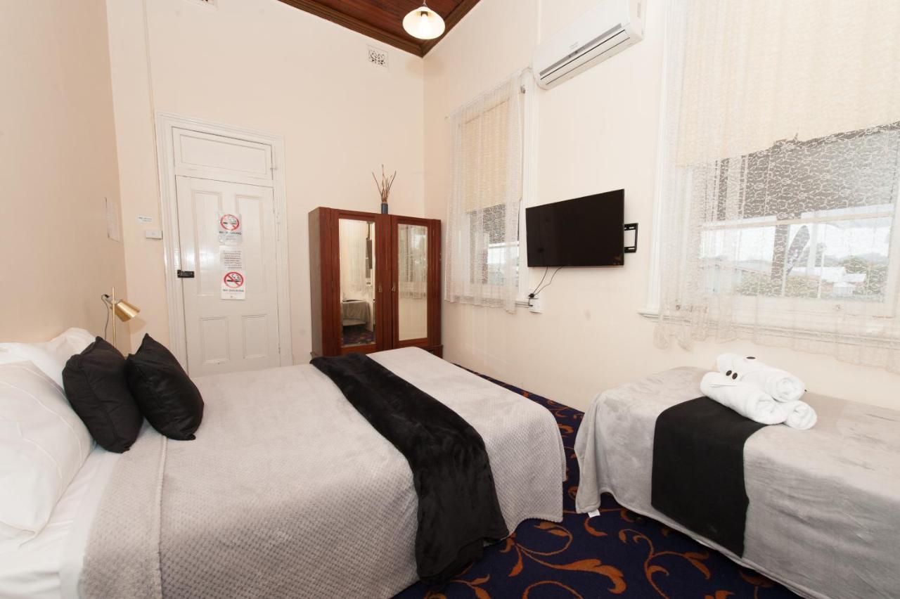 Riverina Hotel Holbrook Exterior photo